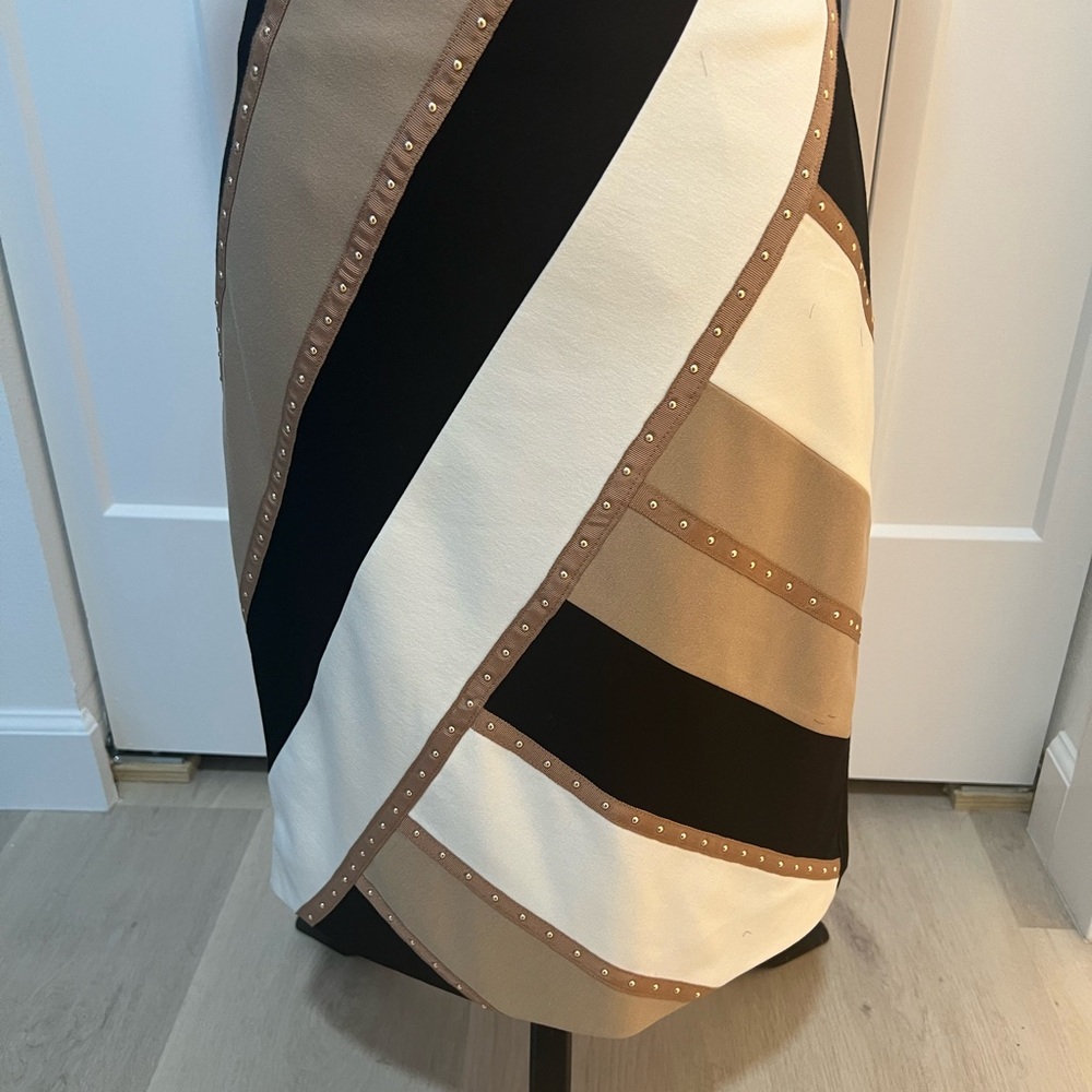 WhiteHouse Black Market skirt, size 4, worn once.
